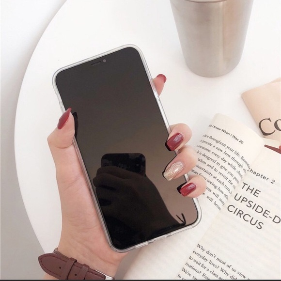 iPhone 11 pro cases and comes with the iPhone 11 - Picture 5 of 5